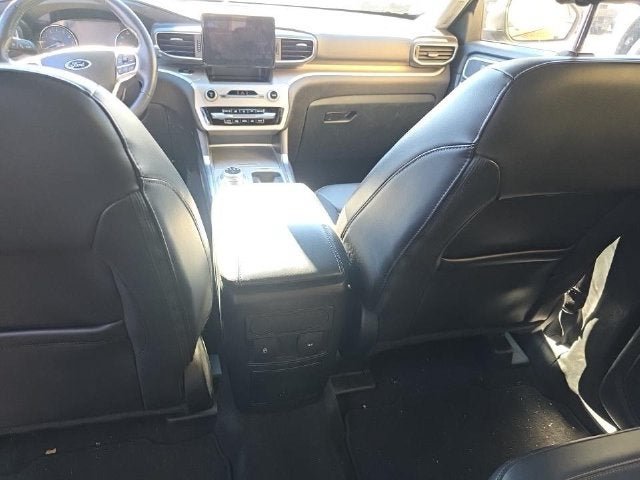 Used 2023 Ford Explorer XLT w/ Equipment Group 202A AWD/4WD image 18