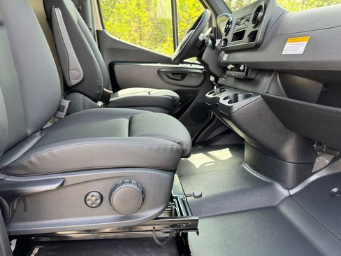 New 2025 Mercedes-Benz Sprinter 2500 image 12