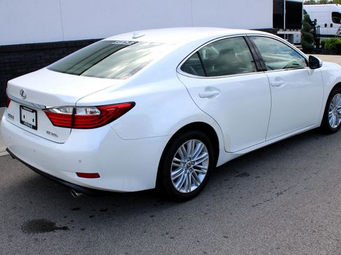 Used 2014 Lexus ES 350 w/ Luxury Package image 6