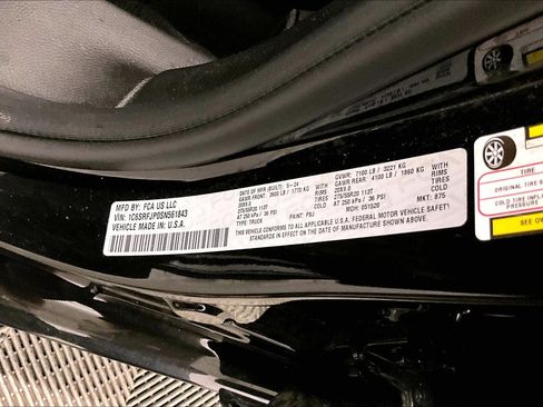 Used 2025 RAM 1500 Laramie AWD/4WD image 40