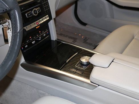 Used 2015 Mercedes-Benz E 350 Sedan image 58
