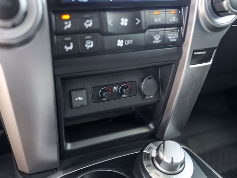 Used 2021 Toyota 4Runner Limited AWD/4WD image 19