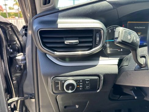 Used 2024 Ford Explorer XLT w/ Equipment Group 202A RWD image 17