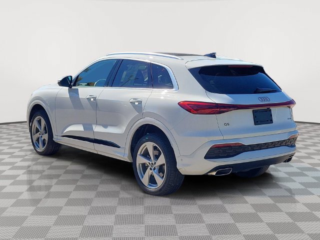 Used 2025 Audi Q5 Premium Plus w/ Premium Plus AWD/4WD image 3