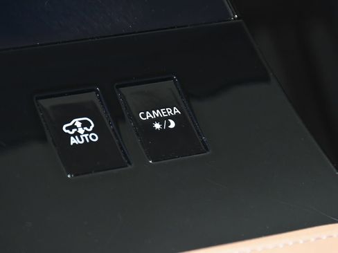 Used 2025 INFINITI QX80 Sensory image 35