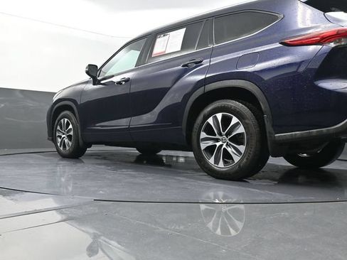 Used 2022 Toyota Highlander XLE w/ Protection Package #3 (TMS) AWD/4WD image 35