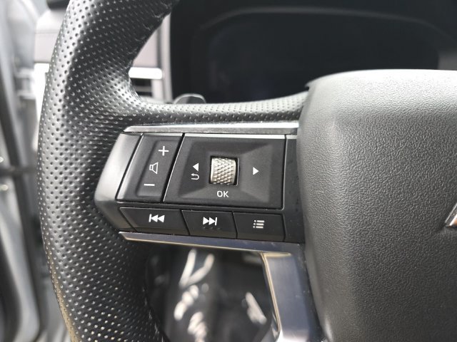 Used 2024 Mitsubishi Outlander 4WD Plug-In Hybrid image 17