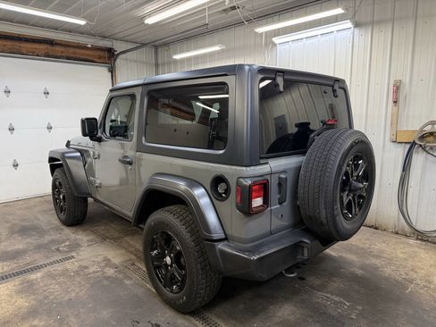 Used 2019 Jeep Wrangler Sport image 4