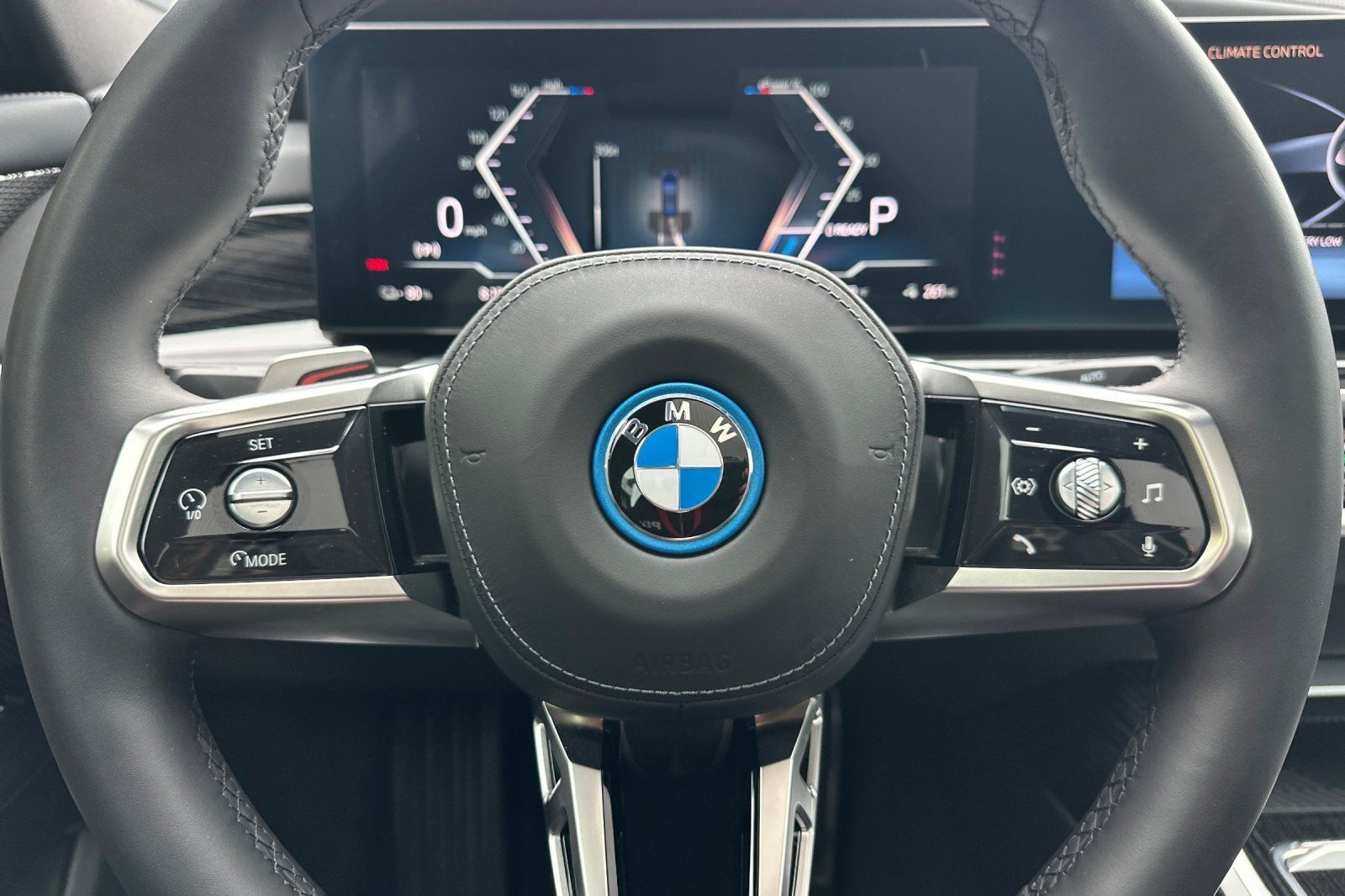 Used 2025 BMW i7 xDrive60 AWD/4WD image 22