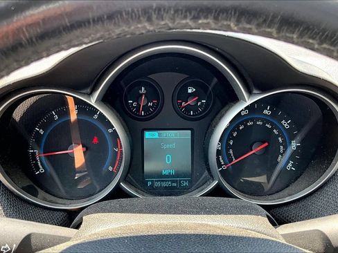 Used 2014 Chevrolet Cruze LT FWD image 10