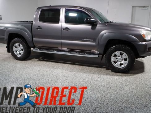 Used 2015 Toyota Tacoma TRD OFF ROAD 4X4 image 6