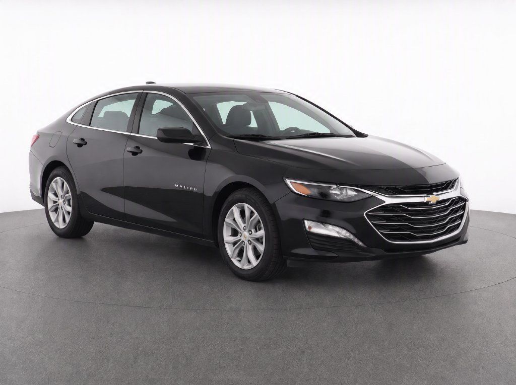 Used 2024 Chevrolet Malibu LT FWD image 2