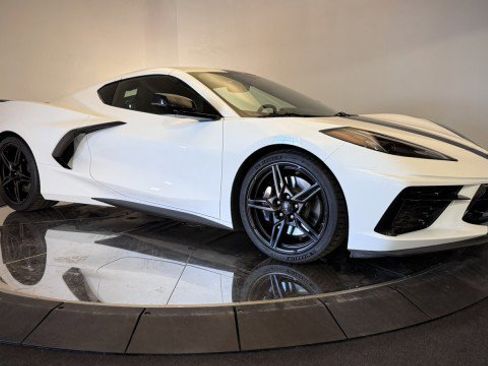 Used 2023 Chevrolet Corvette Stingray Premium Cpe w/ Z51 Performance Package image 19