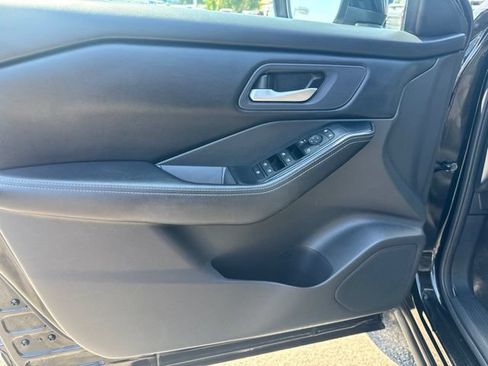 Used 2024 Nissan Rogue SV AWD/4WD image 15