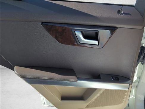 Used 2015 Mercedes-Benz GLK 350 2WD image 28