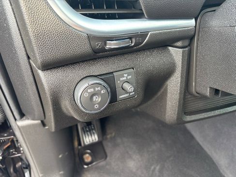 Used 2017 Chevrolet Traverse LT image 13