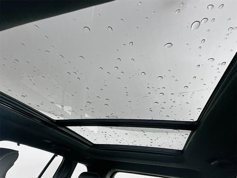 New 2025 Jeep Grand Cherokee Overland w/ Luxury Tech Group IV image 14