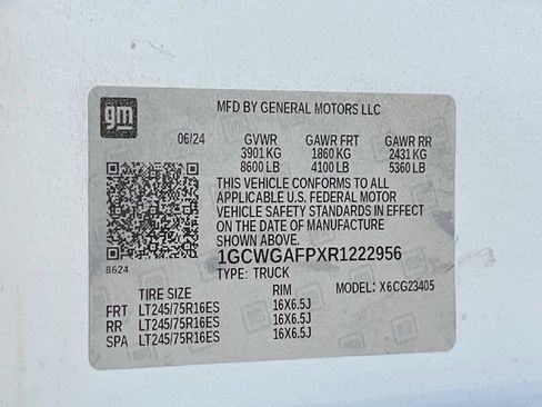 Used 2024 Chevrolet Express 2500 w/ Driver Convenience Package RWD image 26