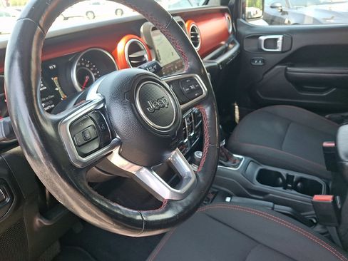 Used 2022 Jeep Wrangler Unlimited Rubicon w/ Cold Weather Group AWD/4WD image 25