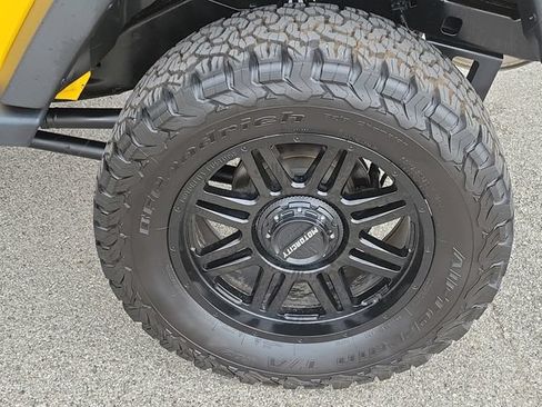 Used 2015 Jeep Wrangler Sport AWD/4WD image 16