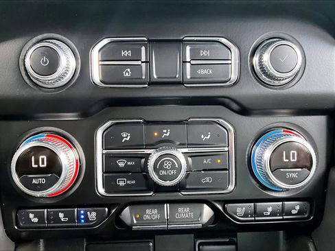 Used 2022 GMC Yukon XL AT4 AWD/4WD image 34