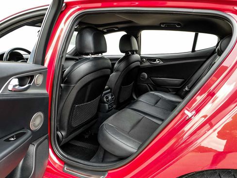 Used 2018 Kia Stinger GT1 RWD image 37