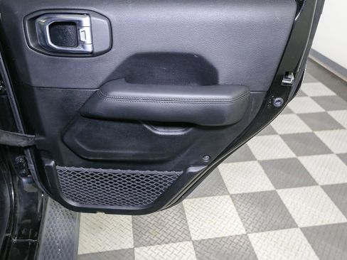 Used 2020 Jeep Wrangler Unlimited Sahara AWD/4WD image 20