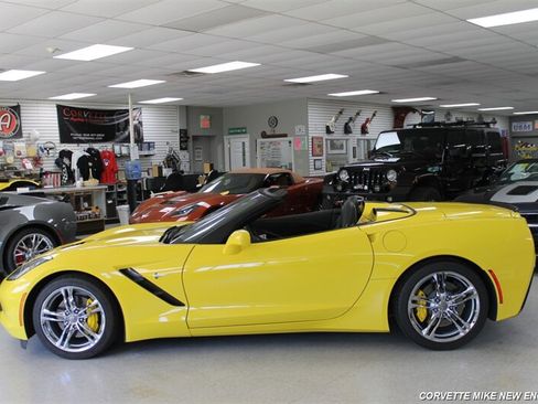 Used 2016 Chevrolet Corvette Stingray Convertible w/ 2LT Preferred Equipment Group RWD image 3
