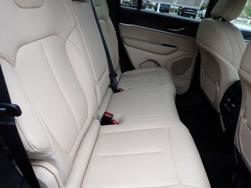 Certified 2024 Jeep Grand Cherokee Limited image 15