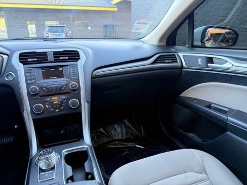 Used 2018 Ford Fusion S image 23