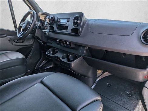 Used 2022 Mercedes-Benz Sprinter 2500 image 27