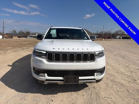 Used 2024 Jeep Wagoneer Series II w/ Flexible Seating Group image 3