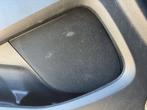 Used 2018 Ford Explorer XLT w/ Equipment Group 202A image 20