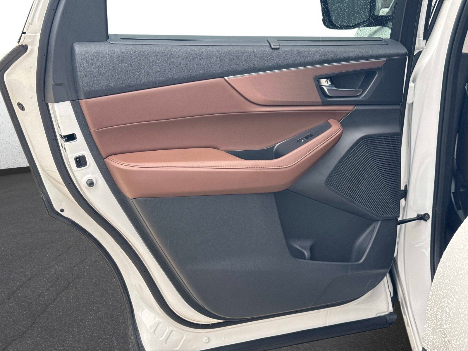 Used 2023 Acura MDX w/ Technology Package FWD image 13