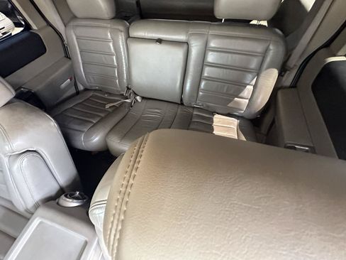 Used 2003 HUMMER H2 w/ Preferred Equipment Group AWD/4WD image 98