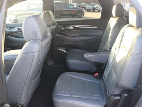Used 2023 Buick Enclave Essence image 31