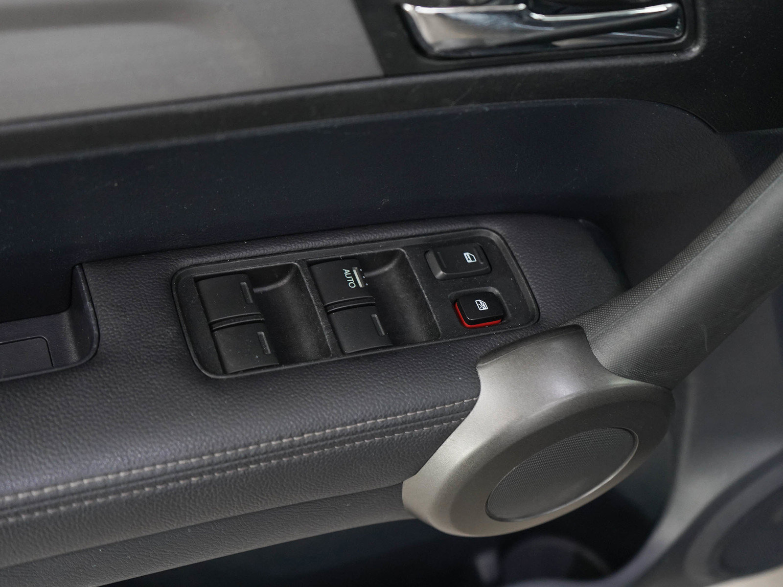 Used 2011 Honda CR-V EX-L image 19
