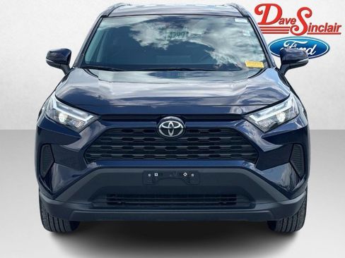 Used 2025 Toyota RAV4 XLE AWD/4WD image 2