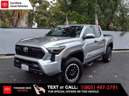 Certified 2025 Toyota Tacoma TRD Off-Road AWD/4WD image 1