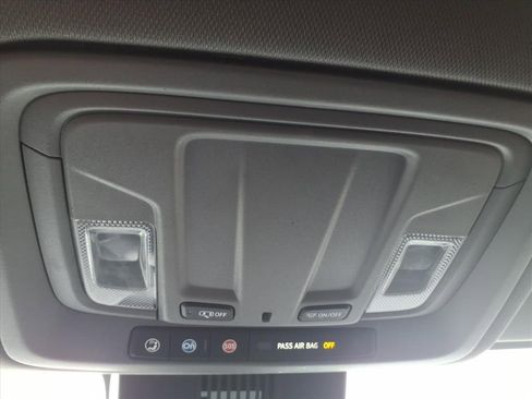 Used 2024 Chevrolet Silverado 1500 Custom image 24