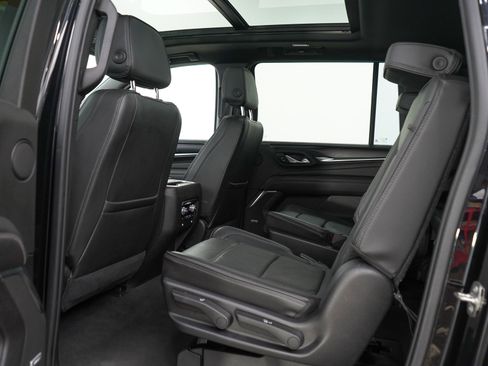 Used 2021 GMC Yukon XL Denali AWD/4WD image 19
