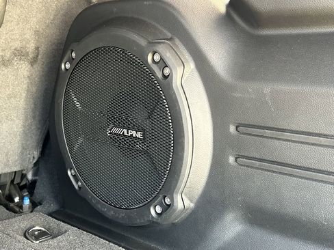 Used 2024 Jeep Wrangler Sport S image 11