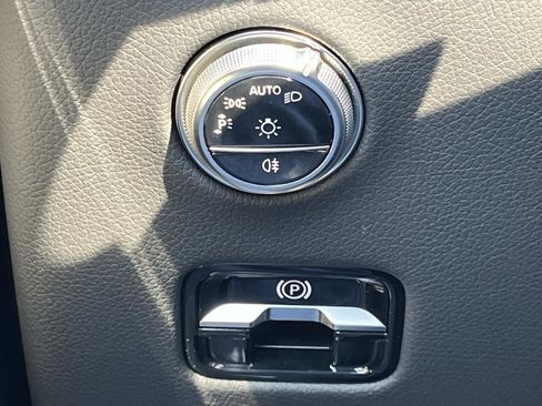 Used 2026 Mercedes-Benz GLC 300 4MATIC image 26