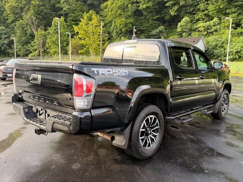 Used 2023 Toyota Tacoma TRD Sport AWD/4WD image 4