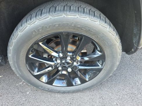 Used 2018 Jeep Grand Cherokee Altitude AWD/4WD image 9