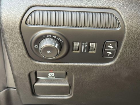 Used 2022 Jeep Grand Wagoneer Series I AWD/4WD image 19