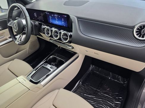 Certified 2025 Mercedes-Benz GLA 250 image 31