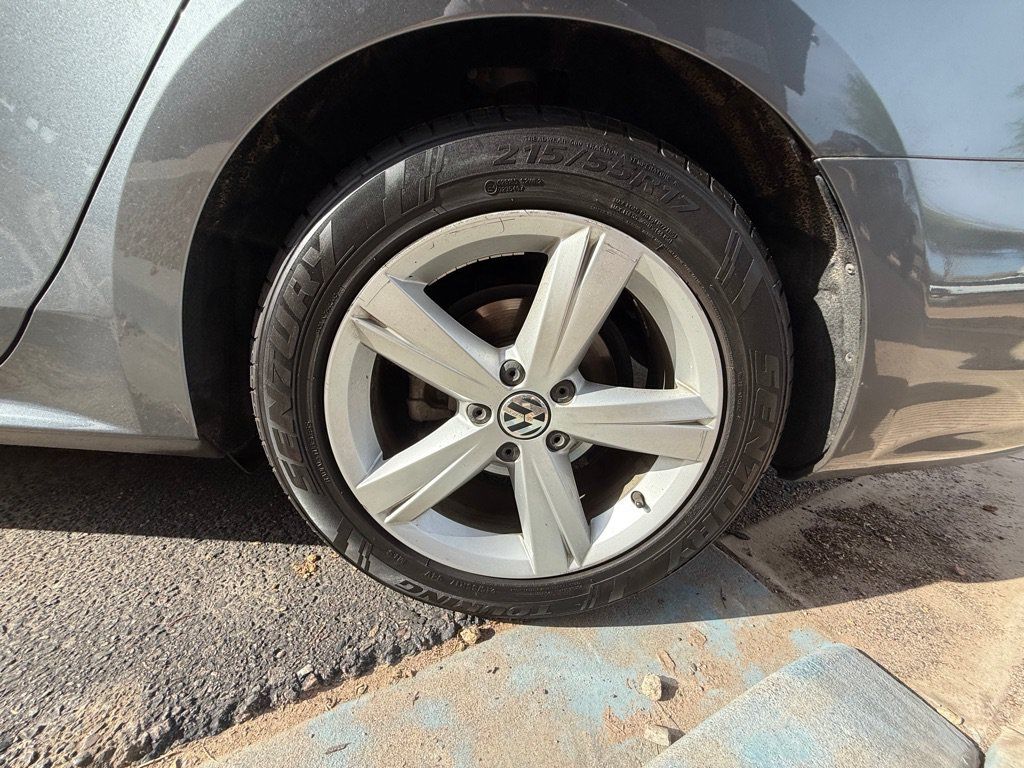 Used 2014 Volkswagen Passat 2.5 SE FWD image 5