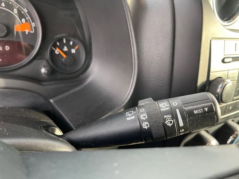 Used 2016 Jeep Patriot Sport image 11