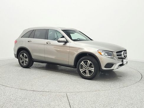 Used 2019 Mercedes-Benz GLC 300 image 3